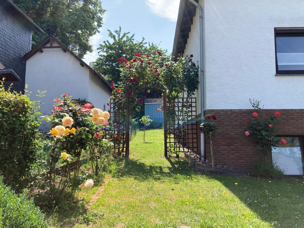 Ferienwohnung Rosengarten Osburg Luaran gambar